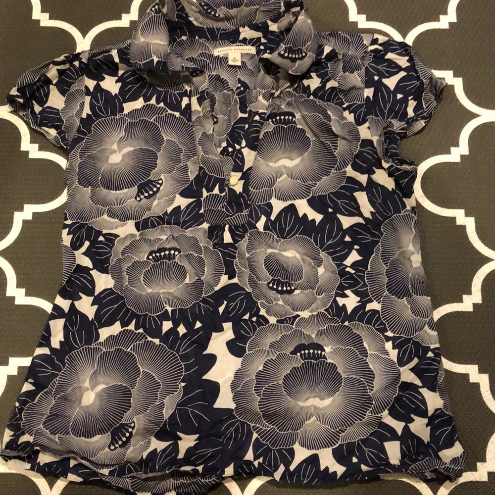 NWOT floral white & blue banana republic top